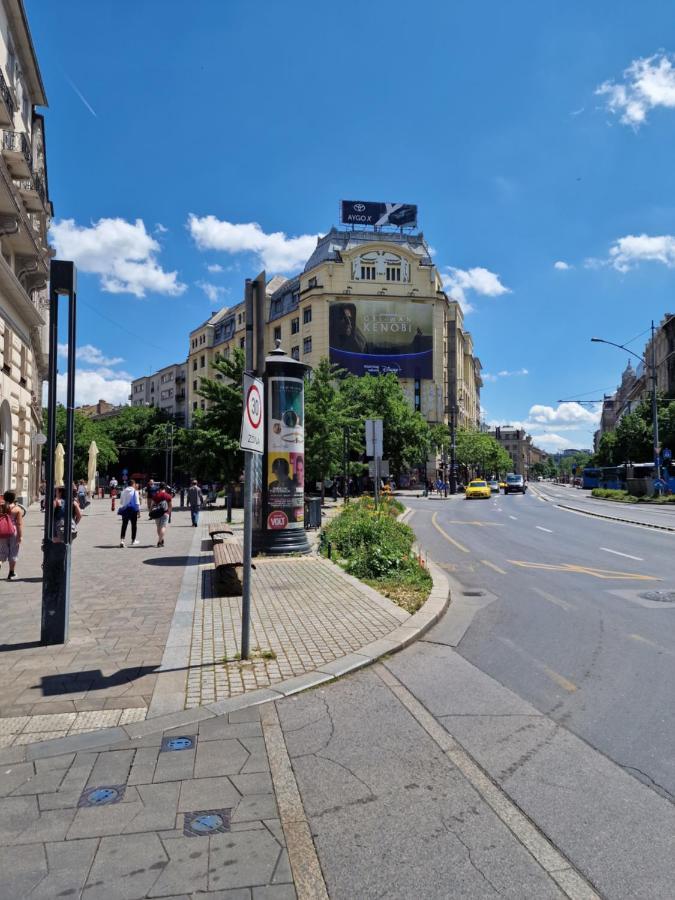 Central Point Budapest Extérieur photo