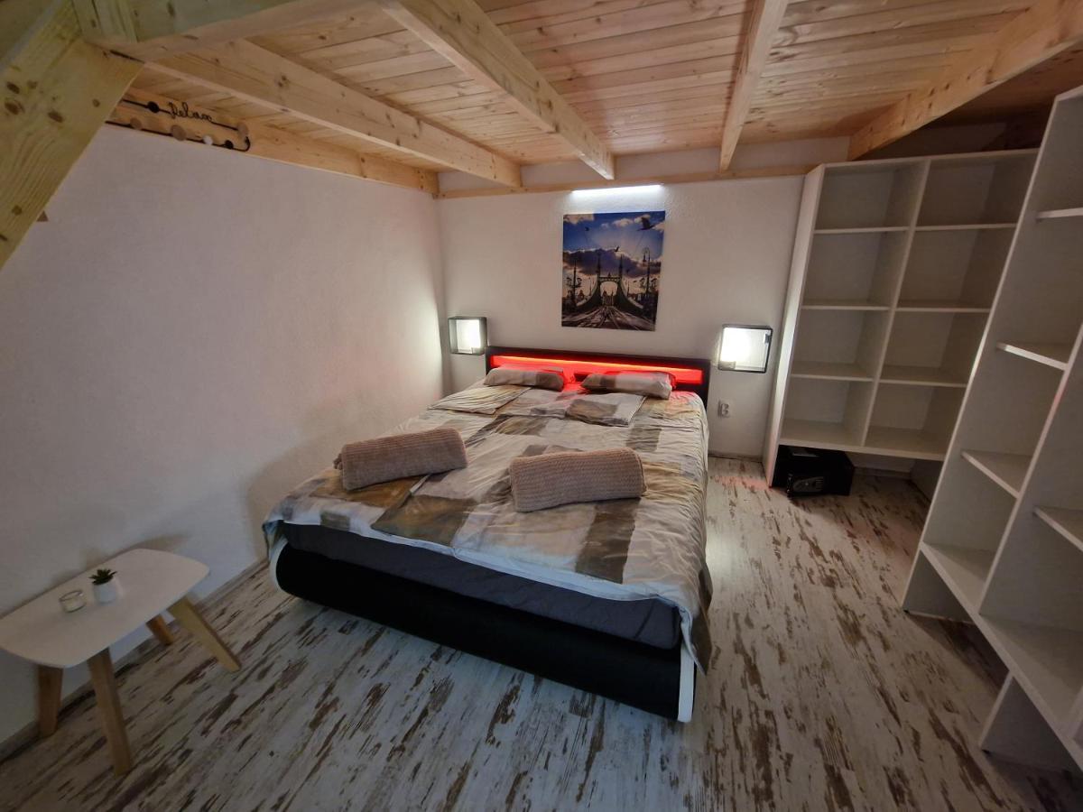 Central Point Budapest Extérieur photo
