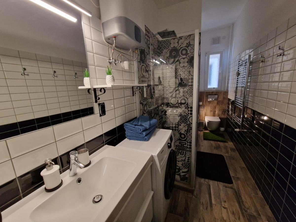 Central Point Budapest Extérieur photo