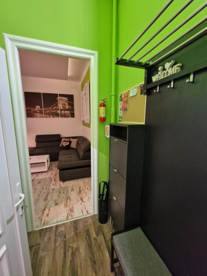 Central Point Budapest Extérieur photo