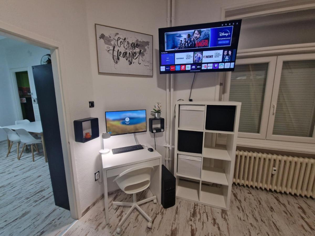 Central Point Budapest Extérieur photo